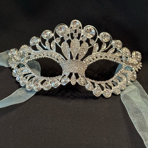 Venetian Mardi Gras Mask Rhinestone Masquerade Party Halloween Special Occasion - Picture 1 of 6